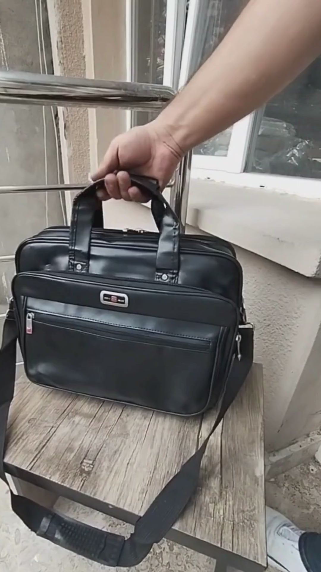 Lederax Suni Deri Körüklü Evrak Portföy 15,6 inç Laptop Çantası LD518